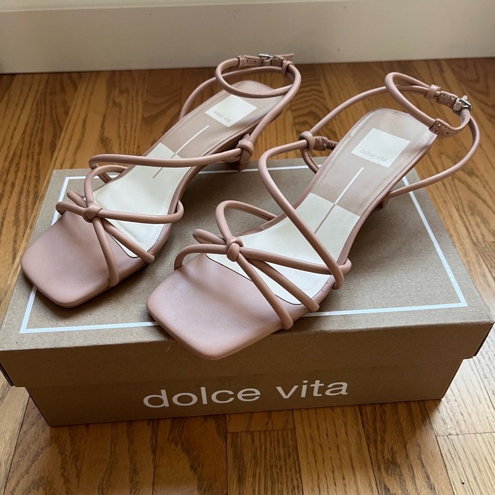 Dolce Vita Bev Kitten Heel Ankle Strap Sandal-Never Worn